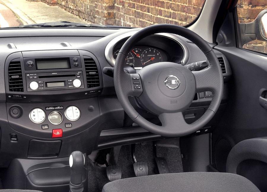  Nissan Micra 3-Door 2003 года  (UK) (фото 6 из 10)